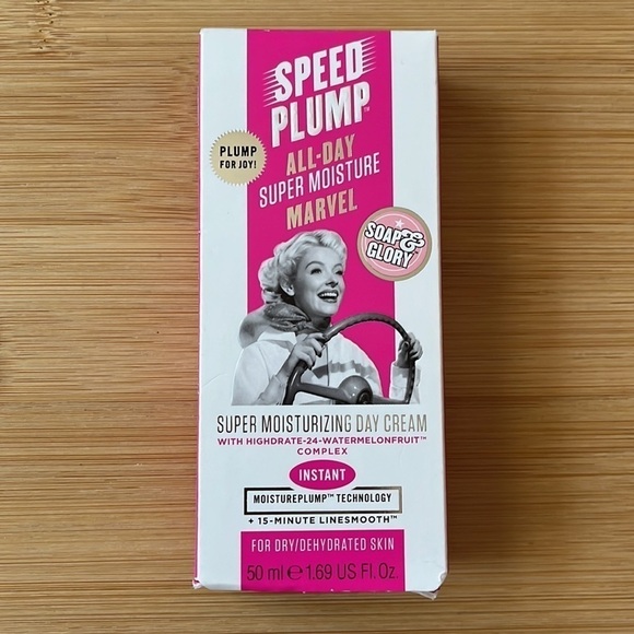 Brand New Soap & Glory Vitamin C Serum & Super Moisturizing Day Cream w/ Bag - Picture 10 of 16